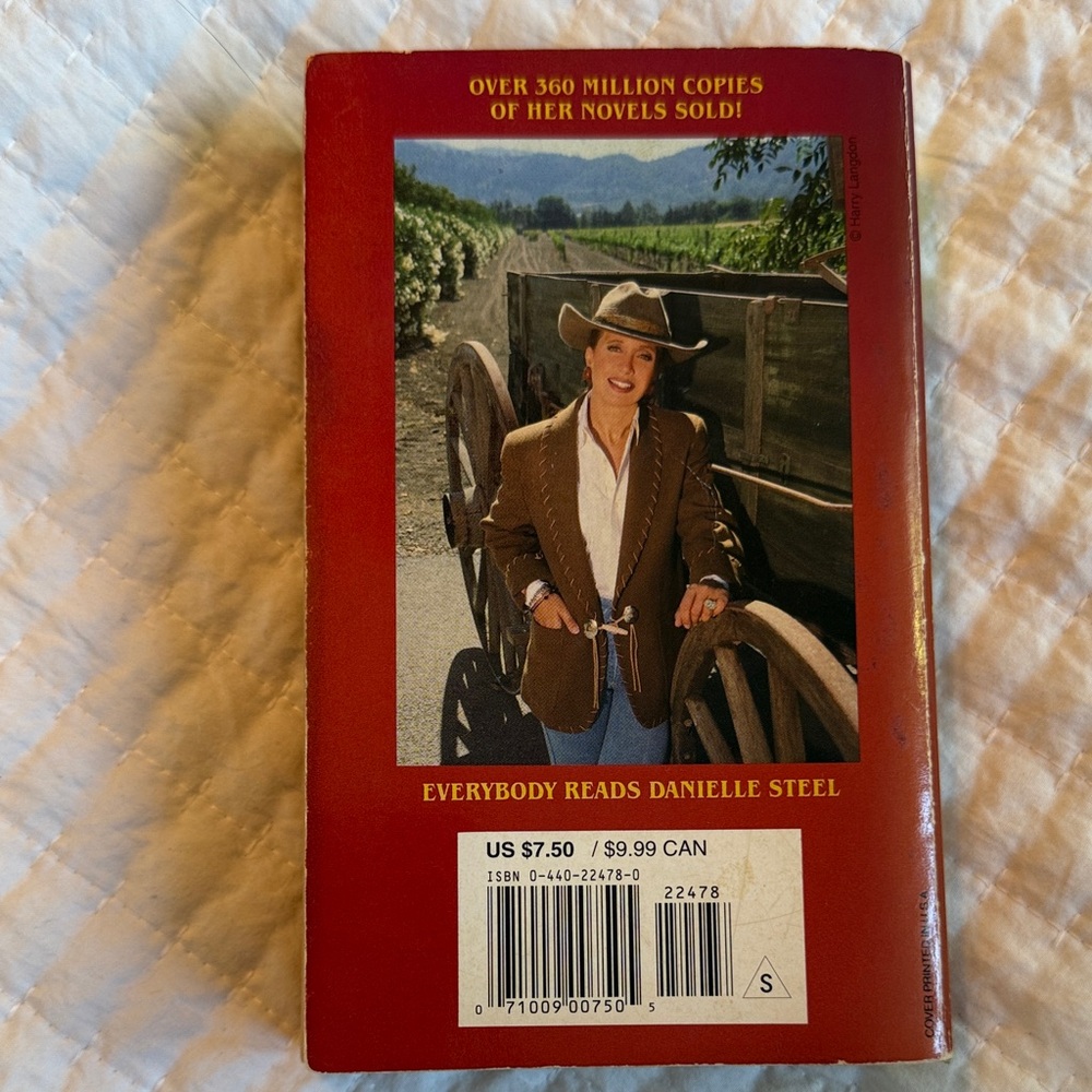 Danielle Steel 'The Ranch' Paperback Book - Picture 2 of 4